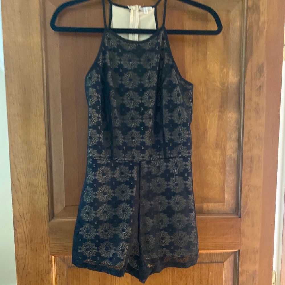 Bleuh Ciel size S sleeveless beautiful lace romper